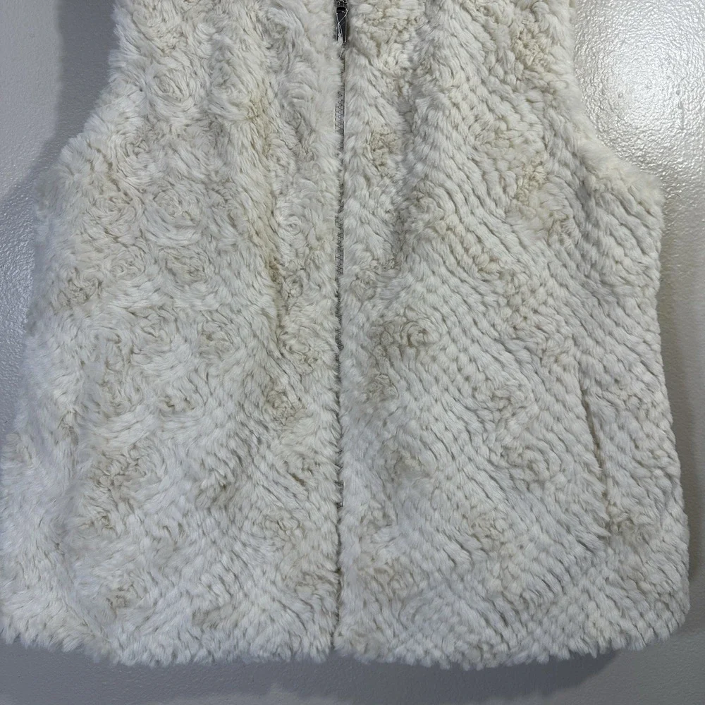 NWOT CJ BANKS Women's Reversible Petite Medium White Quilted Puffer Vest